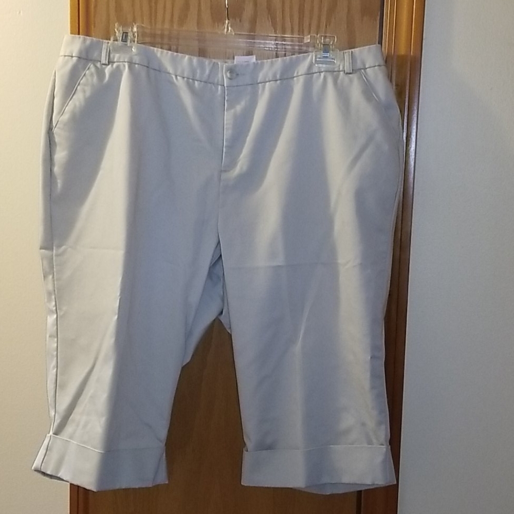 Women's Levi's Dockers Khaki Crop Pant 20W